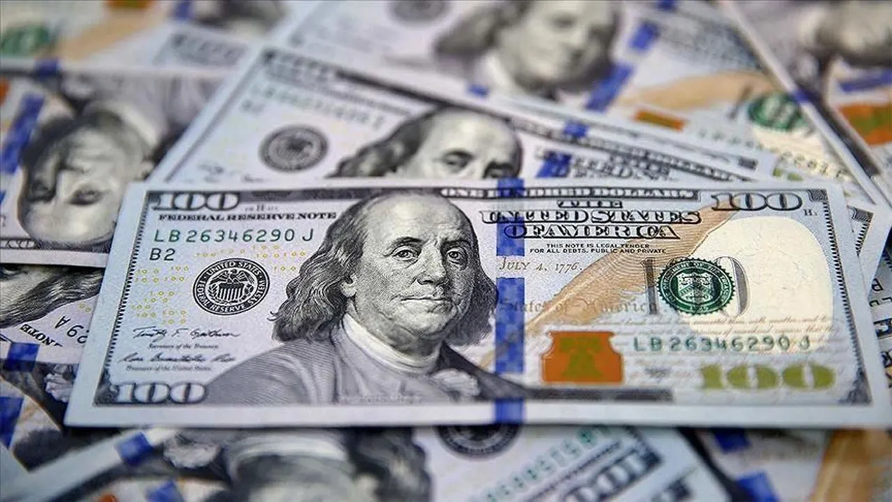 تخطى 155 ألفاً.. قفزة جديدة في أسعار صرف الدولار داخل أسواق بغداد